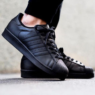 Adidas Superstar Sneakers in Leather Black