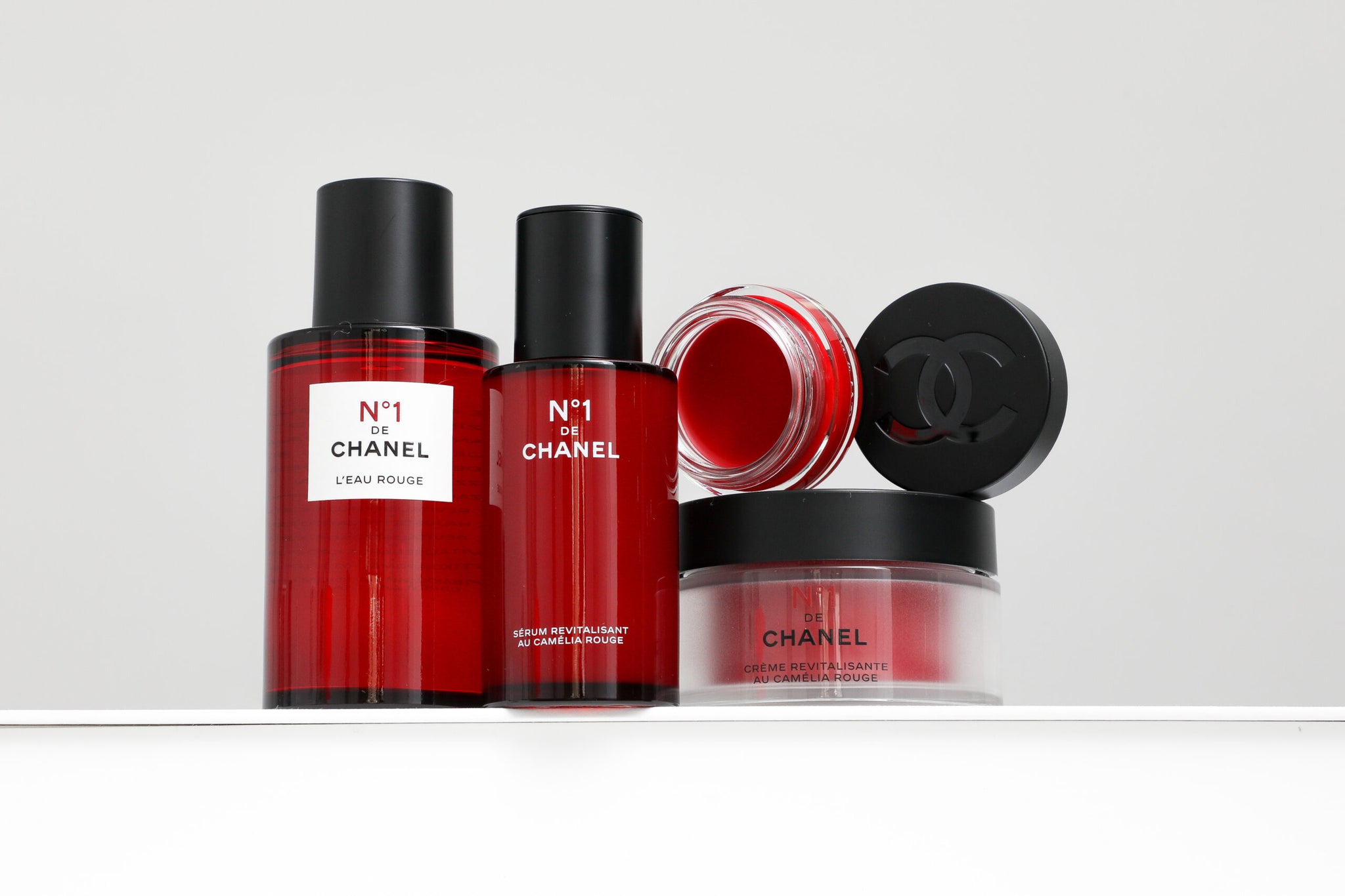Chanel N°1 De Chanel L'eau Rouge Revitalising Fragrance Mist
