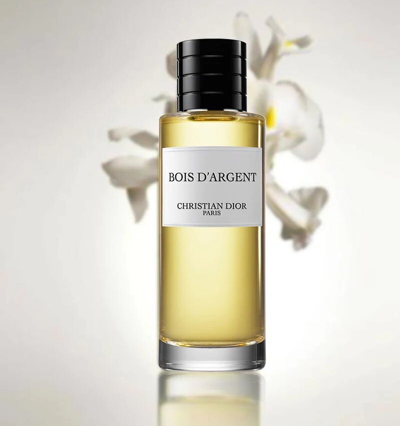 Bois D’Argent is a fragrance that exudes elegance, sophistication, and an irresistible charm. It is a perfect blend of woody and powdery notes, creating a unique olfactory experience that will leave a lasting impression.