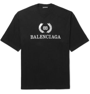 تيشيرت Balenciaga كبير الحجم بشعار باللون الأسود